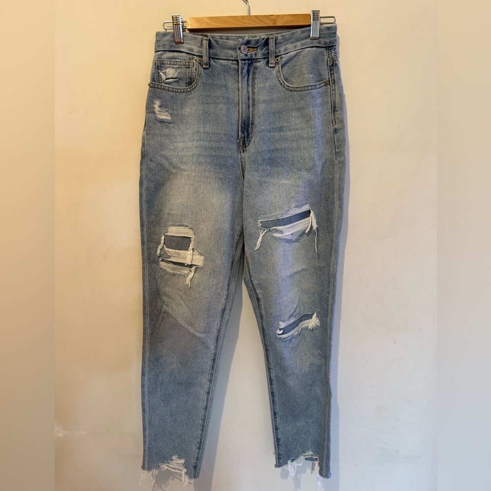 American Eagle outfitters curvy mom Jean